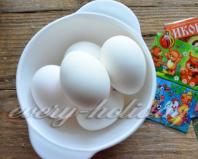 Используем наклейки на пасхальные яйца Как надеть наклейки на пасхальные яйца